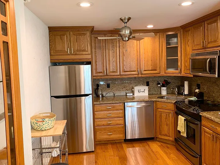 2453 NE 51st St #D309 — Photo 4