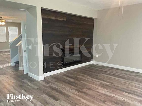4th image of 2700 Portchester Ct