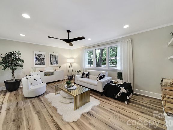 3rd image of 6418 Teague Ln