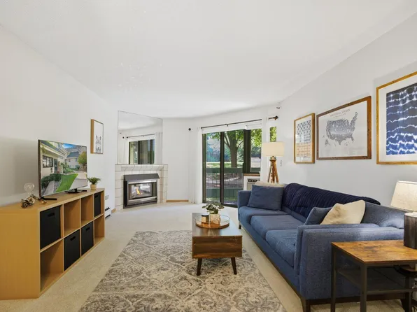 7622 York Ave S APT 1110, Edina, MN 55435
