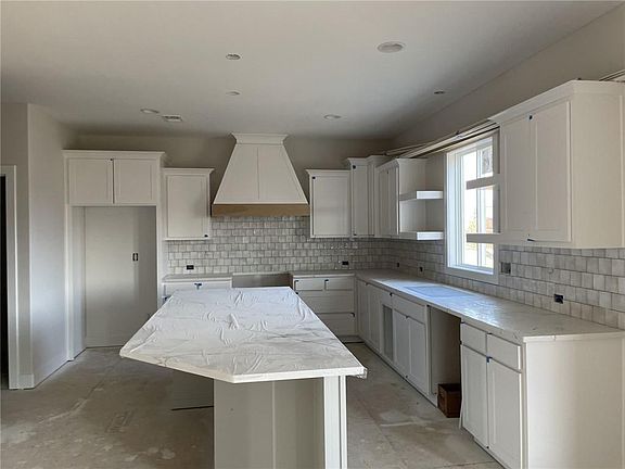 5th image of 4704 NE 90th Ter