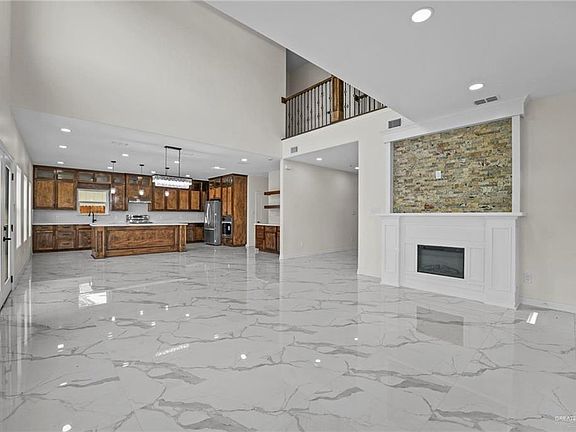 4th image of 3221 E La Cienega St