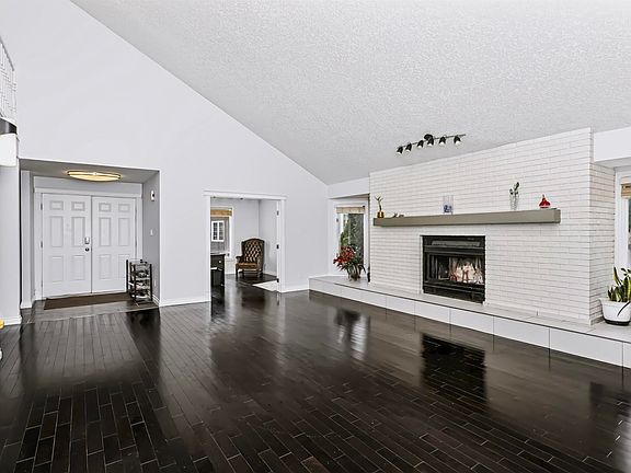 5th image of 6016 177th St NW
