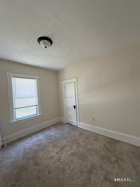 3 bed, 1.0 bath, 1000 sqft, $1,700 — Photo 4