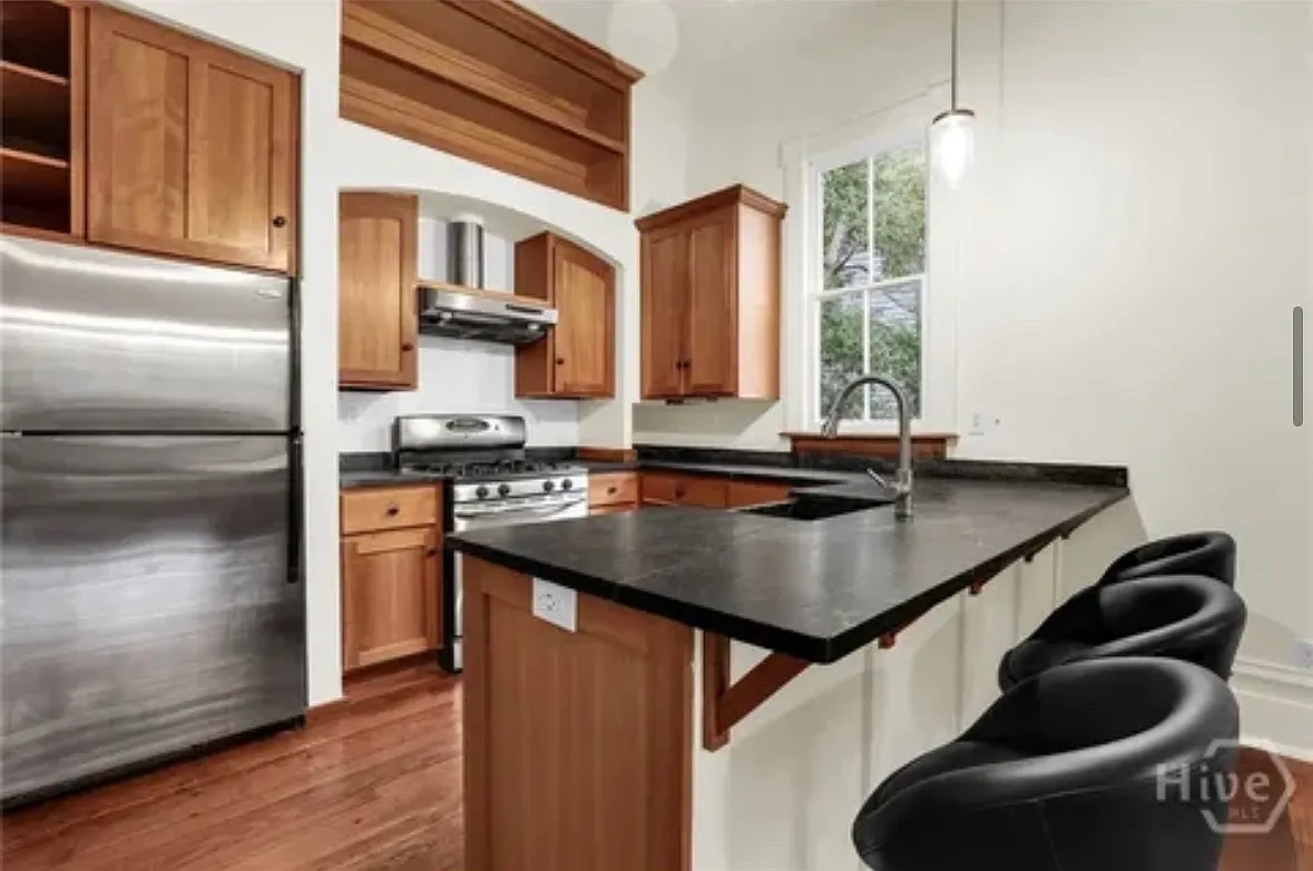 2 bed, 1.5 bath, 1091 sqft, $3,200 — Photo 1