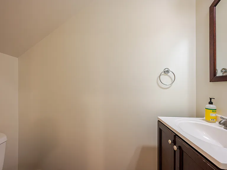 1524 Constitution Ave NE — Photo 8