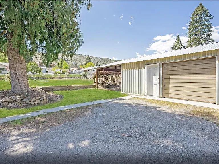 103 N Evergreen St — Photo 18