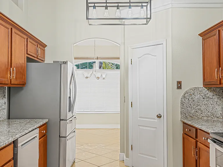 774 Princeton Dr — Photo 12