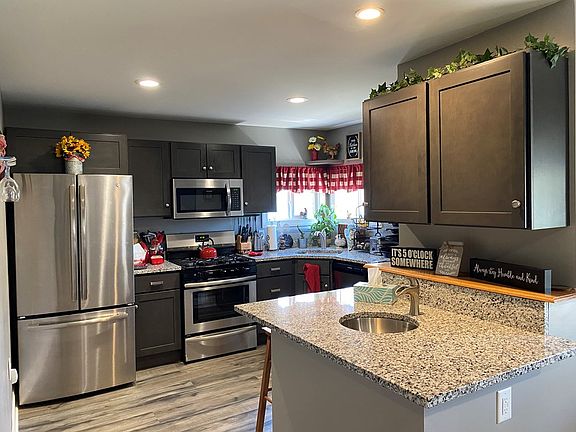 4th image of 3078 Camden Ave