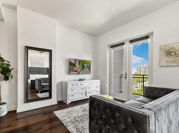 101 Bowen St, Dallas, TX