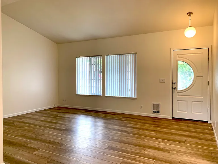 2424 Melrose Loop — Photo 4