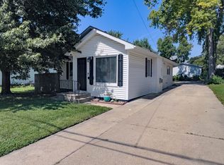 1301 W Wood St, Bloomington, IL 61701