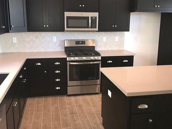 5th image of 1320 Orchid Dr