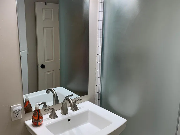 1146 Poly Dr — Photo 3