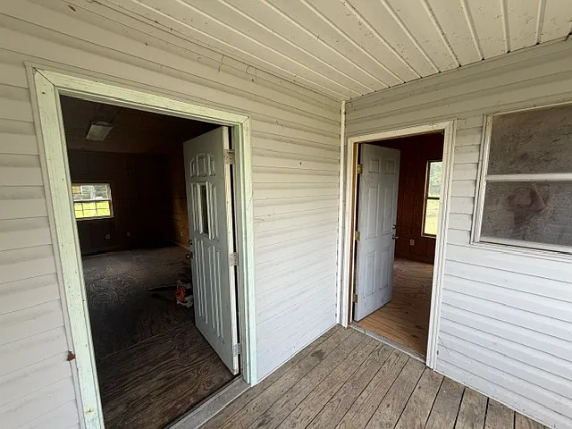 Storage and carport building 1