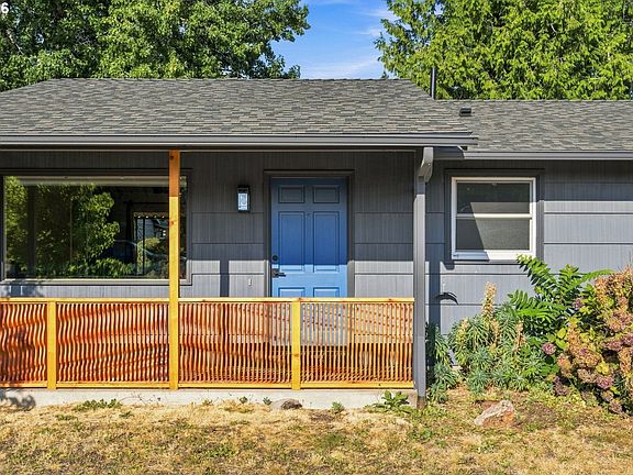 4th image of 101 SE 194th Ave
