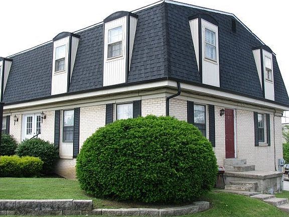 3rd image of 221 S Porter Dr