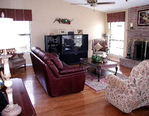 2nd image of 19907 PARK BLUFF