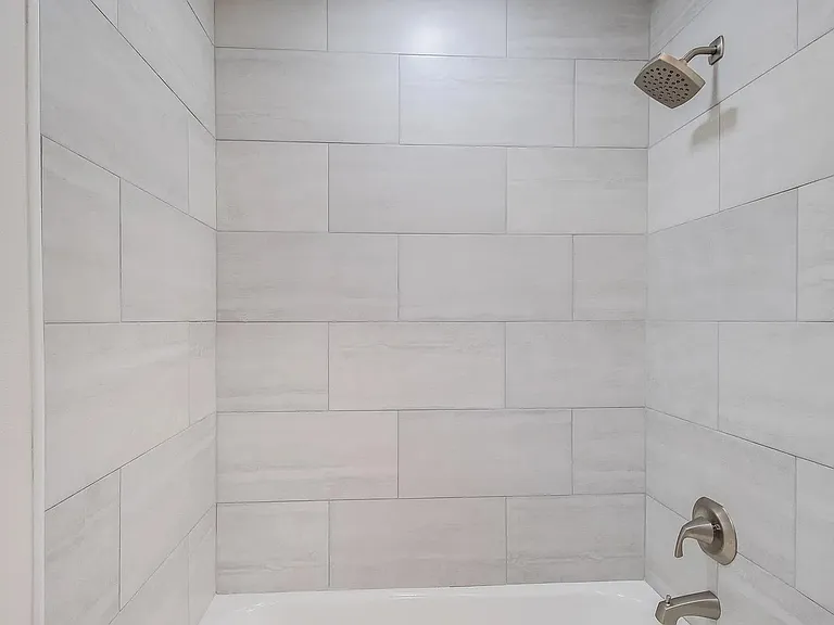 306 Westview Dr — Photo 4