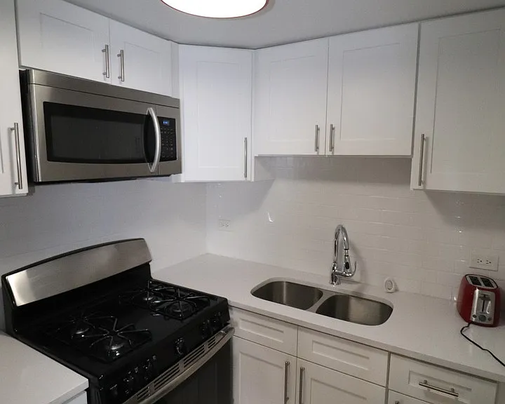 2546 N Southport Ave #2R — Photo 6