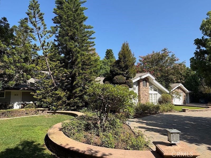 2nd image of 752 N Creekview Dr