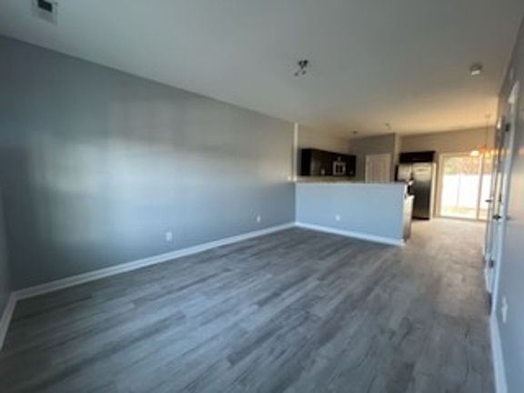 2nd image of 642 Ebb Tide Ln