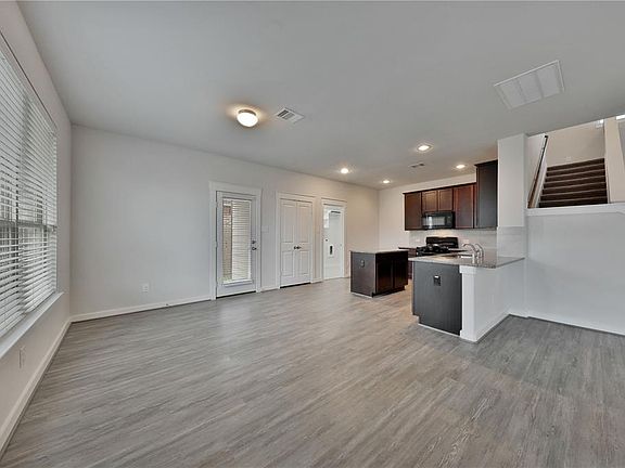 3rd image of 12342 Oakleaf Bend Dr