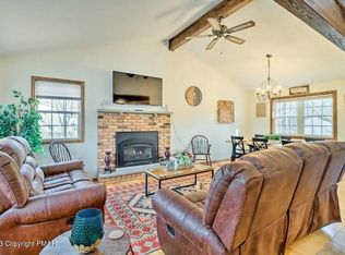 113 Regis Walk St, Tobyhanna, PA 18466