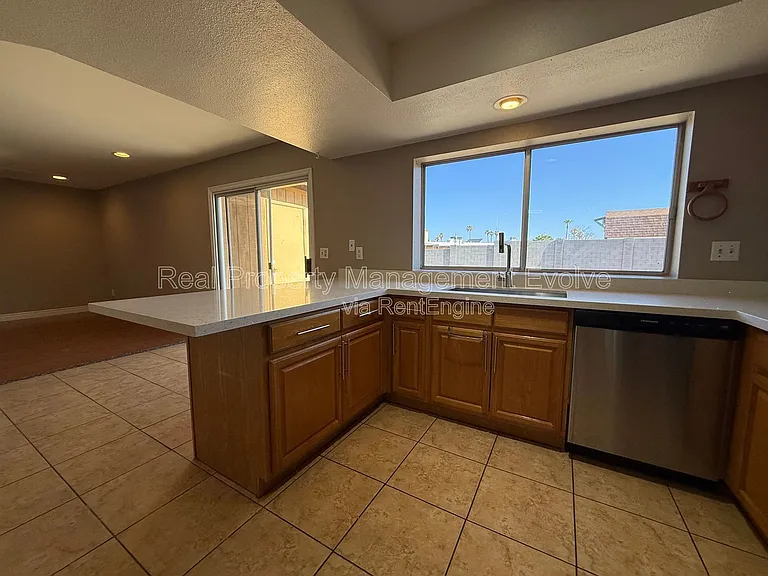 3626 W Angela Dr — Photo 8