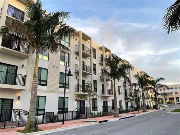 8265 NW 41st St #C-204, Doral, FL 33166