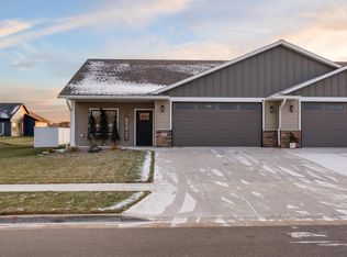 725 Crockett Dr, Holmen, WI 54636