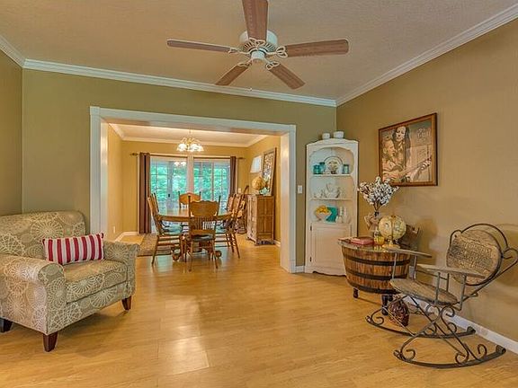 3rd image of 2428 Havana Dr