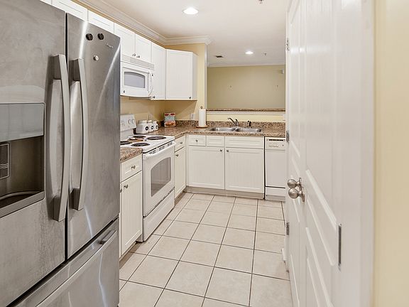 3rd image of 1725 Harvey Mitchell Pkwy S APT 2413