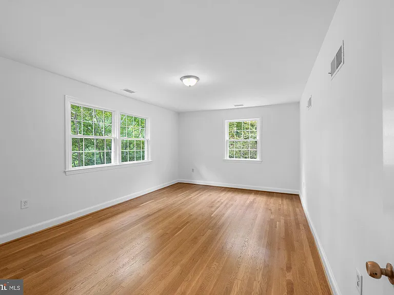 2816 Ellicott St NW — Photo 24