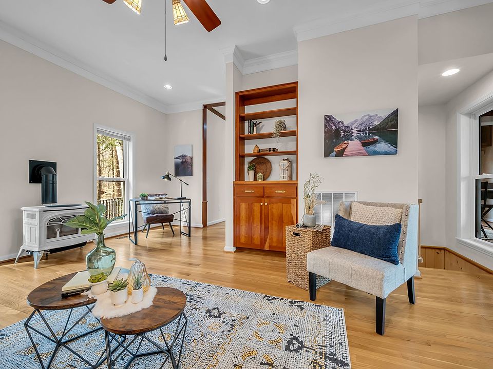 7th image of this home