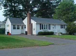 55 Mozart St, West Hartford, CT 06110