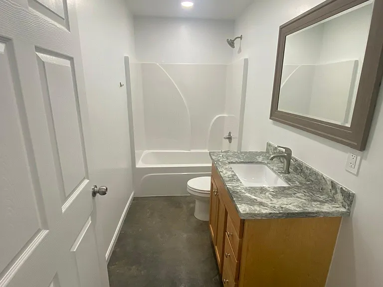 105 S Refinery St — Photo 13