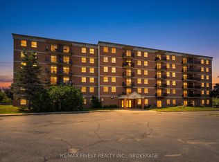 745 Davis Dr #101, Kingston, ON K7M8J4
