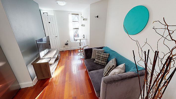 1st image of 519 E 5th St APT 8