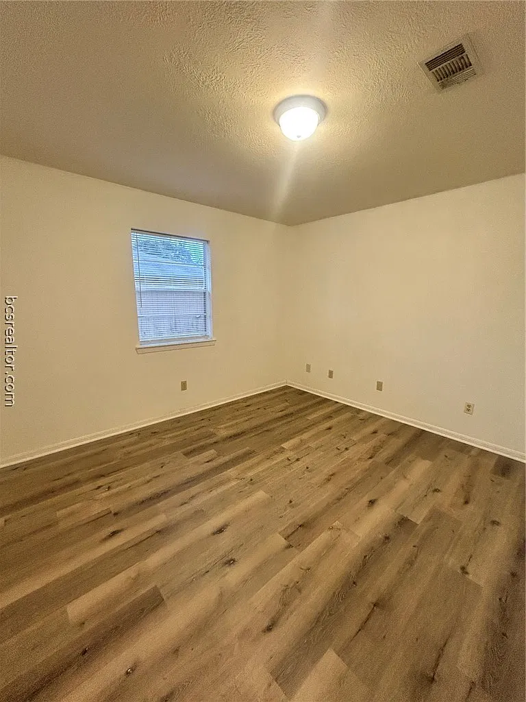 2 bed, 891 sqft, $1,100 — Photo 3