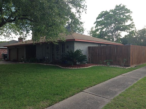 3rd image of 11702 Ainsworth Dr