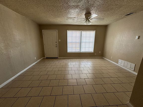 3rd image of 910-912 Williamson Dr #910
