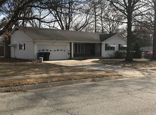 2320 SW Chelsea Dr, Topeka, KS 66614