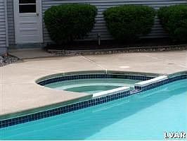 1st image of 208 Applewood Dr