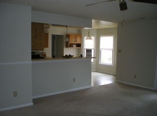 2 Raintree Dr, Hampton, VA 23666