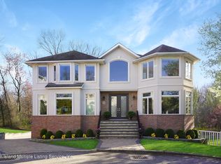 22 Nathan Ct, Staten Island, NY 10309
