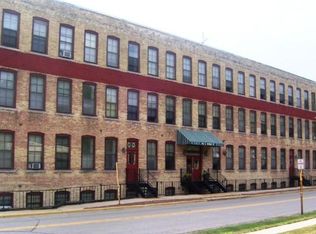 415 S Water St #G3, Watertown, WI 53094