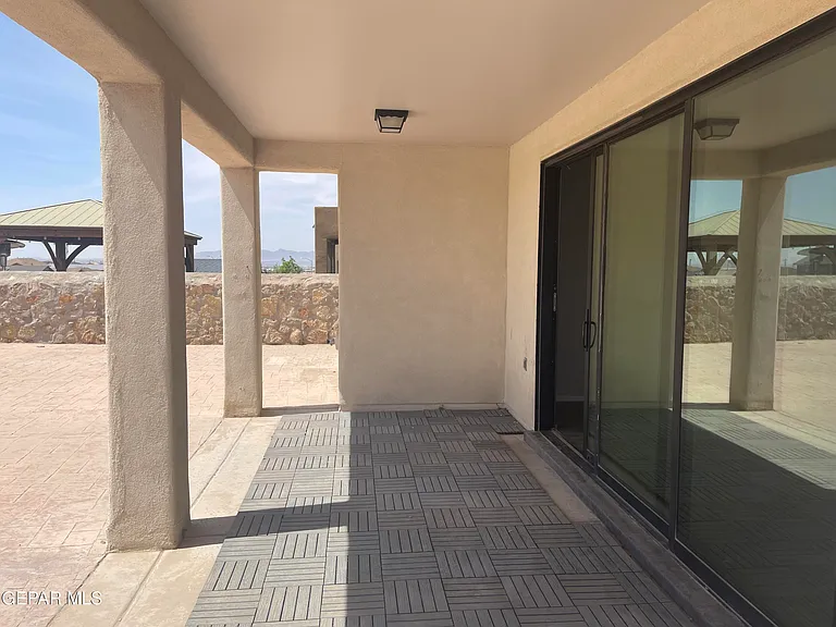 13136 Celtic Dr — Photo 10