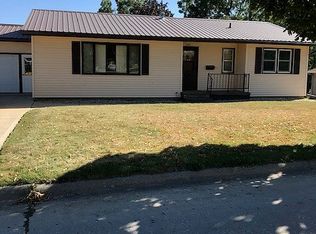 202 3rd Ave SW, Waukon, IA 52172