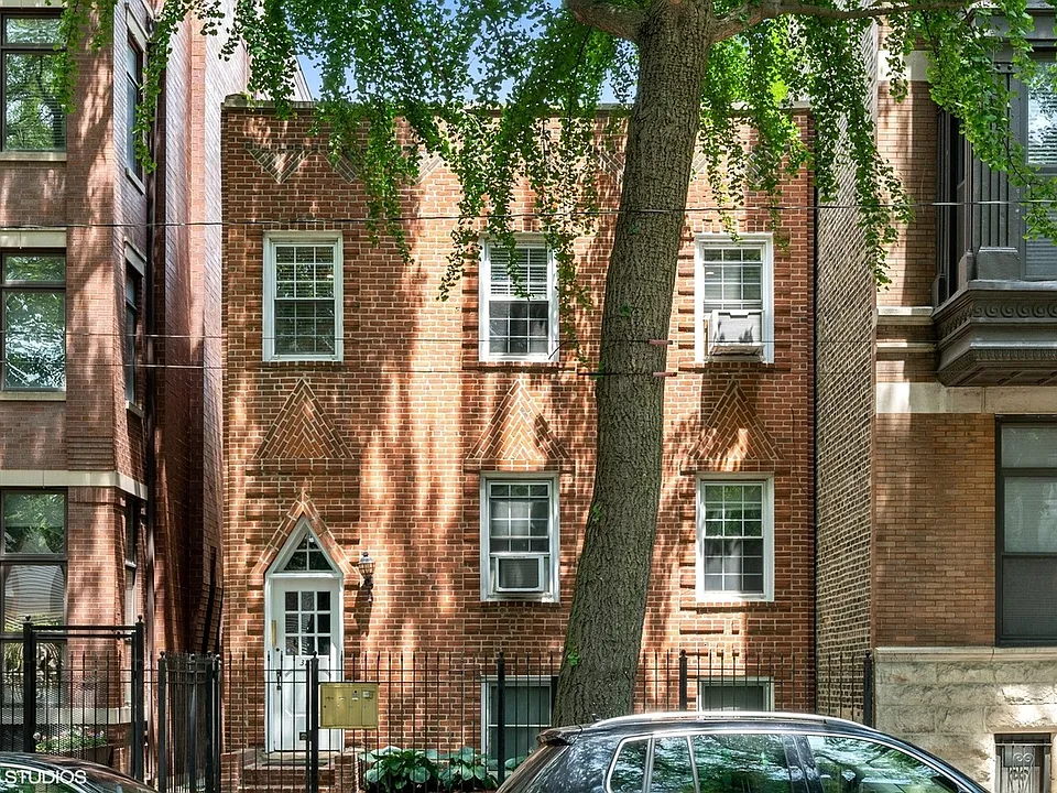 322 W Evergreen Ave #1